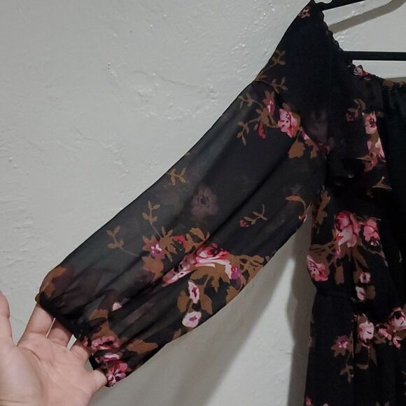 Lane Byrant Off The Shoulder Floral Top - Picture 3 of 10